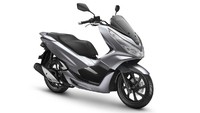 Kehadiran warna baru Sophisticated Matte Silver dari Honda PCX membuat tampilannya yang berkelas berbeda dari skutik lainnya. Foto: Honda PCX