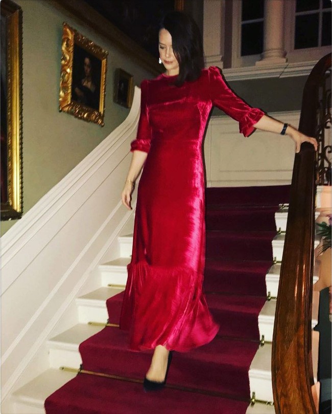 Arabella bekerja sebagai PR di rumah mode Gucci. Saat menikah, Arabella pun mengenakan gaun dari Gucci. Foto: Instagram (@bellamusgrave)