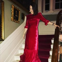 Arabella bekerja sebagai PR di rumah mode Gucci. Saat menikah, Arabella pun mengenakan gaun dari Gucci. Foto: Instagram (@bellamusgrave)