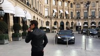 Jalan-jalan di Paris (antoni/Instagram)