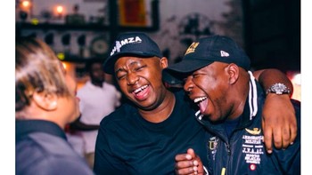 Roberto Firmino dan Sergio Aguero sama-sama mencetak hatrick ke gawang Arsenal. Kalau mau cetak tiga gol, lawan Arsenal saja. Foto: istimewa