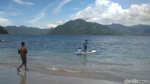Saat Menteri Susi Nikmati Alam Selatan Trenggalek 
