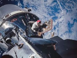 Hasil Pewarnaan Ulang Foto Jadul NASA Bikin Terkesima