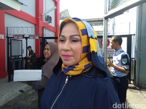 Reaksi Camelia Malik saat Ditegur Rhoma Irama Gegara Pakai Baju Kurang Bahan
