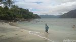 Foto: Lihat Lagi Aksi Santai Menteri Susi di Pantai Mutiara Trenggalek