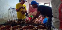 Jelang Imlek, Dodol China Buatan Sukabumi Sepi Pembeli