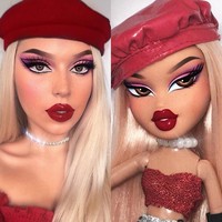 @lenkalul sampai membuat dua penampilan ala Boneka Bratz. Jika penampilan pertama bertema merah, kali ini bertema pink dengan riasan mata dramatis ala sang boneka yang punya ciri khas bermata besar itu. Foto: Instagram