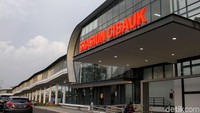 Cisauk Point merupakan bagian dari LRT City yang menerapkan konsep Transit Oriented Development (TOD) yang terintegrasi dengan sistem transportasi massal yang bersifat multimoda, yaitu KRL dan bus. Cisauk Point merupakan produk kolaborasi antara PT Adhi Commuter PropertI (ACP) yang merupakan anak usaha BUMN dari PT Adhi Karya (Persero) Tbk dengan PT Kereta Api Indonesia (Persero) yang mengembangkan lahan seluas 1,65 hektare (Ha), berlokasi tepat berada di sisi stasiun KRL Cisauk dan terminal bus Cisauk. dok. Adhi Karya