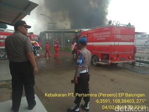 Video Kebakaran di Kawasan Pertamina di Balongan
