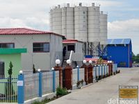 Jalan Utama Warga Terancam Ditutup Pabrik Girder Kereta Cepat