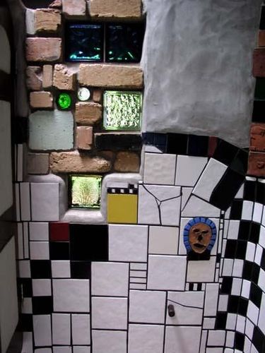 Tampilan dalam toilet (Shirley Williams/teara.govt.nz)