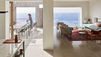 Pada bagian dalam rumah juga sengaja dibuatkan jendela yang lebar menghadap ke arah laut. Istimewa/inhabitat.