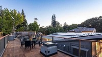 Selain itu, juga terdapat dapur dengan fasilitas sekelas koki. Bahkan, desainnya terhubung dengan area terbuka. Istimewa/realtor.com.