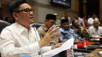 Disebutkan, selisih biaya operasional dengan BPIH rata-rata Rp 34.508.833 atau total setara dengan Rp 7.039.801.971.254, berasal dari hasil pengembangan dana setoran BPIH dan efisiensi tahun 2017-2018. Di samping itu, juga untuk menunjang penyelenggaraan ibadah haji khusus, diperlukan anggaran yang bersumber dari nilai manfaat setoran BPIH Khusus sebesar Rp 14.098.458.000.