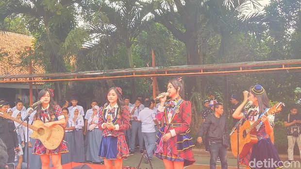 Berkat Viralnya Pak Slamet, JKT48 Dihadirkan di SMAN 4 Tangsel