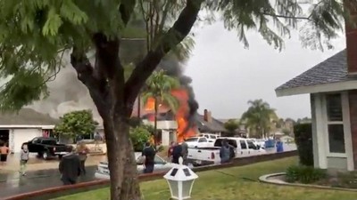 Penampakan Rumah Warga yang Terbakar Hebat Usai Ditabrak Pesawat