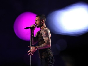 Memories Sukses, Maroon 5 Beri Kejutan pada Penggemar