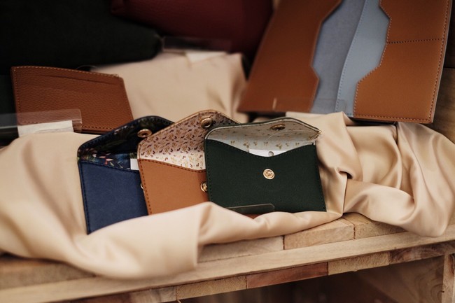 Desain pouch untuk suvenir sangat bervariasi, mulai dari pemilihan bahan hingga ukuran. Foto: Silmia Putri/Wolipop