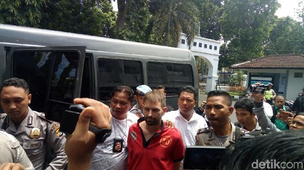  WN Prancis Tersangka Mafia Sabu Dibawa ke Kejati NTB