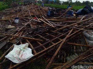 Kandang Roboh dan Ayam Mati Tersapu Angin Ribut di Boyolali