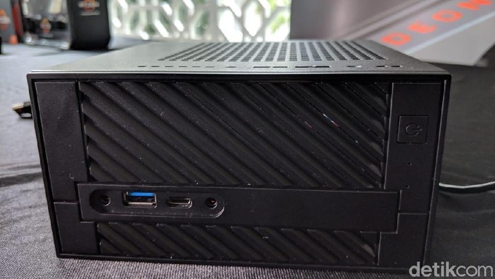 PC Mini AMD DeskMini A3000