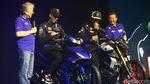 Rossi-Vinales Tunggangi Motor Bebek dan Sport Yamaha