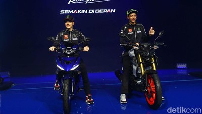 Rossi-Vinales Tunggangi Motor Bebek dan Sport Yamaha
