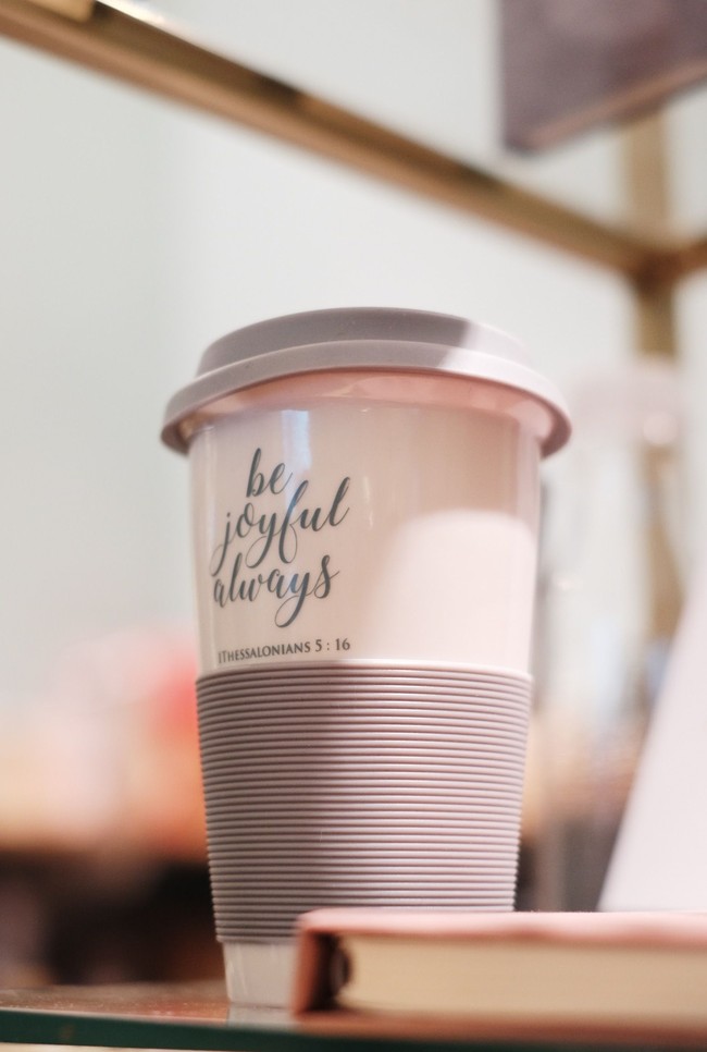 Botol minuman juga memiliki banyak pilihan. Harganya memang cukup mahal, yaitu mulai dari Rp 50.000. Foto: Silmia Putri/Wolipop