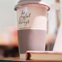 Botol minuman juga memiliki banyak pilihan. Harganya memang cukup mahal, yaitu mulai dari Rp 50.000. Foto: Silmia Putri/Wolipop