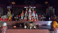 Tentunya, bagi umat Buddha, Vihara ini bisa jadi tempat wisata religi dan beribadah yang tenang dan nyaman (Aji Kusuma/detikTravel)