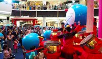 Jelang Imlek, Mal Malaysia Ganti Hiasan Babi dengan Doraemon