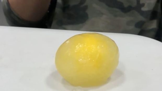 Unik! Suhu Korea Selatan Terlalu Dingin Mengubah Telur Mentah Jadi Es