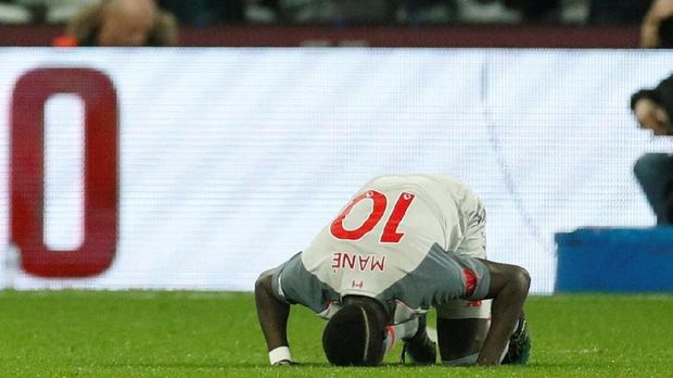 Sadio Mane sebelumnya juga sempat merasakan pengalaman pahit rumahnya coba dibobol maling pada 2017.