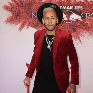 Tahun baru, Neymar Dilaporkan Gelar Pesta Undang Banyak Selebgram Seksi