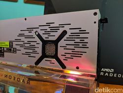 Unboxing AMD Radeon 7, Kartu Grafis Mumpuni untuk Gamer