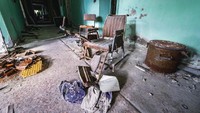 Isi suatu gedung yang sudah hancur berantakan (iStock)