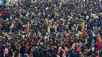 Perayaan Imlek tahun ini bertepatan dengan tahun babi, salah satu dari 12 shio China. Babi diyakini sebagai simbol optimisme dan antusiasme. Foto: Reuters/Stringer