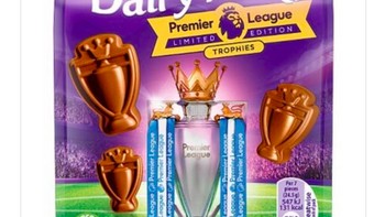Liverpool dianggap takkan mampu menjuarai Liga Inggris. Peluang memegang piala cuma akan didapat lewat coklat. (Foto: Internet/Twitter)