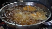 Legit Wangi Cempedak Goreng Legendaris Bikinan Cik Lina
