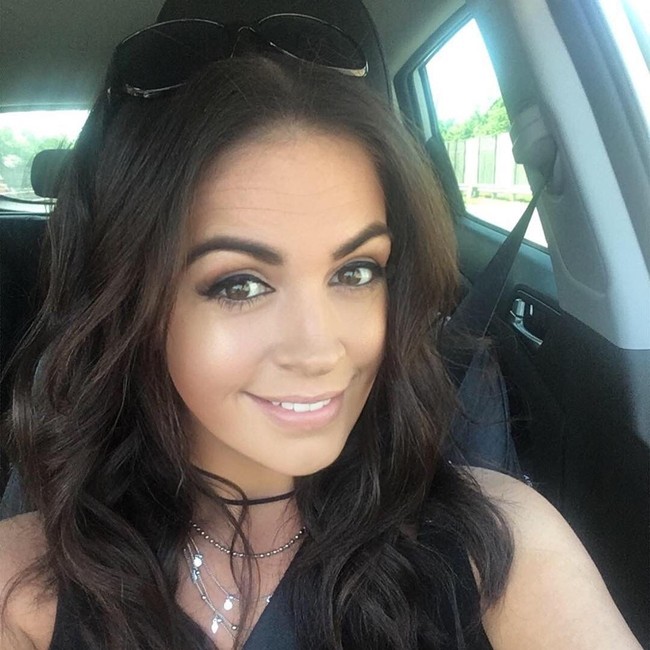 “Saya sangat terkejut dengan berita ini! Saya tidak percaya itu benar. Saya berharap ini berita palsu! Keluargamu yang malang pasti hancur,” komentar netizen yang mendengar berita kematian Alli. Foto: Facebook