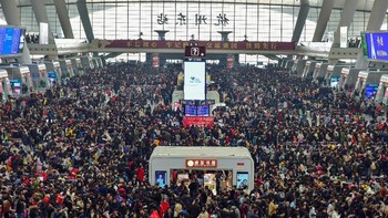 Tradisi Chunyun didorong oleh gelombang urbanisasi ke kota besar di pesisir China. Foto: Reuters/Stringer