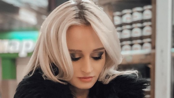 Gaya Kulineran Julia Kriger, Model Rusia yang Super Kurus