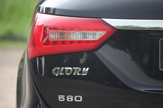 DFSK Glory 580, SUV China Bermesin Turbo