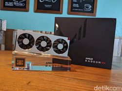 Unboxing AMD Radeon 7, Kartu Grafis Mumpuni untuk Gamer