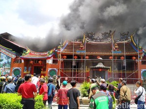 Vihara Samudra Bhakti Terbakar saat Kapolda Jabar Meninjau