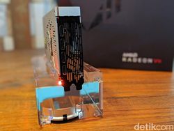 Unboxing AMD Radeon 7, Kartu Grafis Mumpuni untuk Gamer