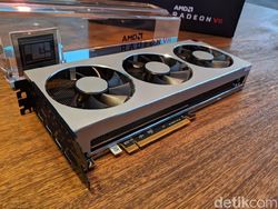 Unboxing AMD Radeon 7, Kartu Grafis Mumpuni untuk Gamer