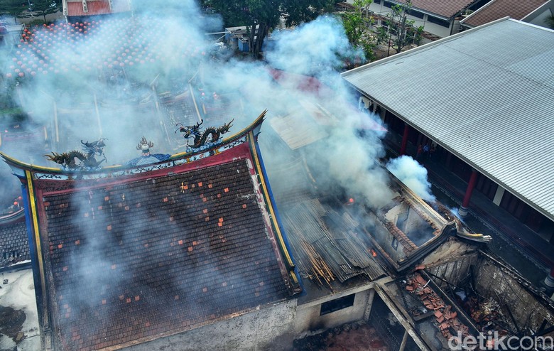Polisi Selidiki Penyebab Kebakaran Vihara Samudra Bhakti Bandung Polisi Selidiki Penyebab Kebakaran Vihara Samudra Bhakti Bandung