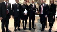 Pertemuan tersebut membahas berbagai hal berkaitan pendanaan investor internasional termasuk skema hedging bagi investor asing, potensi pendanaan European Investment Bank (EIB), Export Credit Agencies dan Blended Financing untuk Sustainable Development Goals (SDGs). Foto: dok. PINA