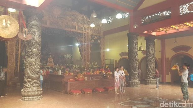Harmoni Imlek di Wihara Tertua di Banten
